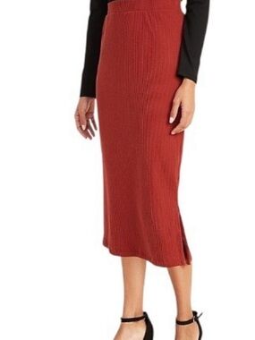 Old Navy Set of 2 Brick Red & Black Ribbed Midi Skirts (Size M)